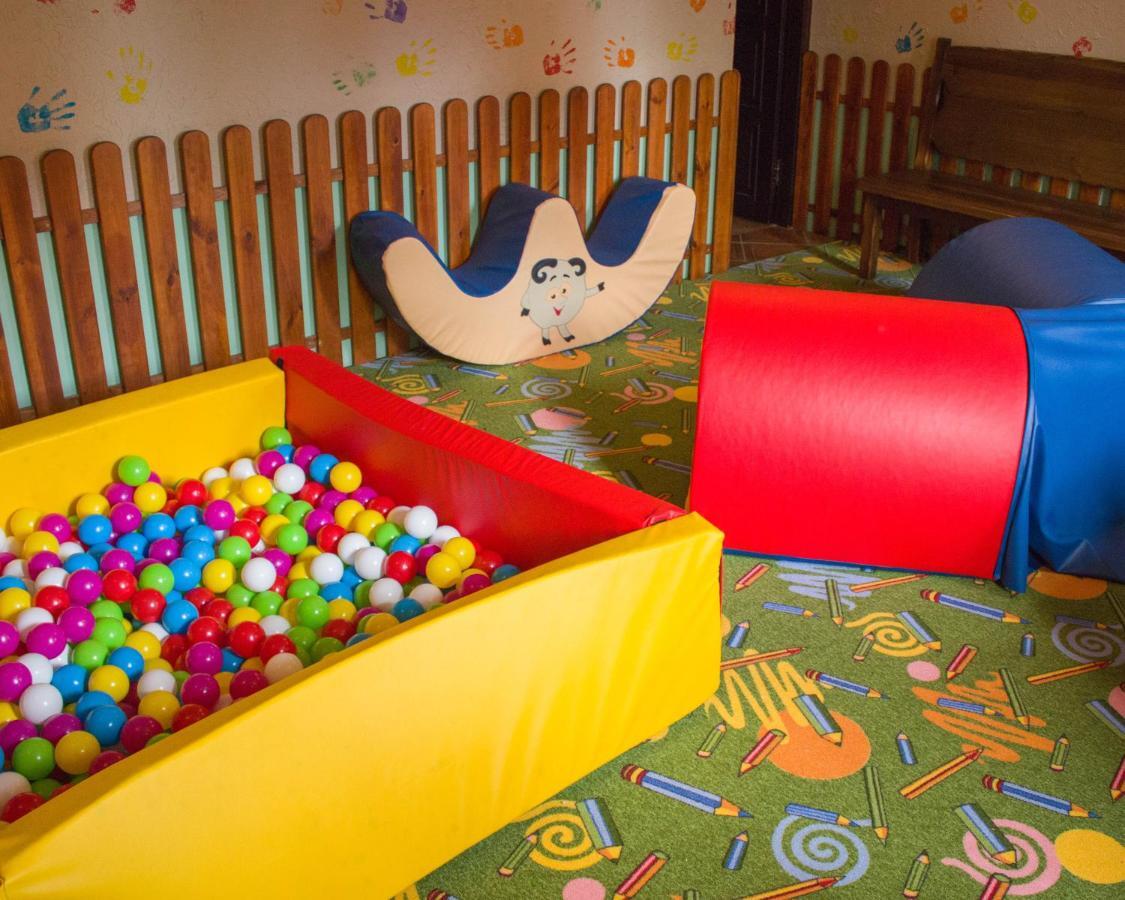 Stara Vezha Hotel Boriszpil Kültér fotó